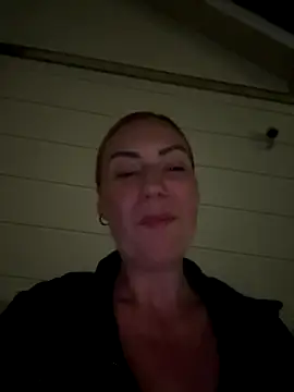 Snapshot of YNA_ELLA chatting on 10.29.25 YNA ELLA online show from 10.29.25