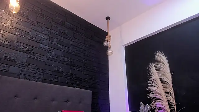 Maite Smith  online show from 12.05.25