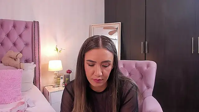 natashaleightt online show from 02.05.26