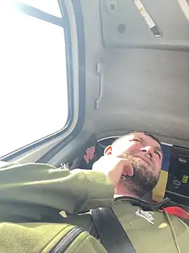 Snapshot of daniel21p chatting on 03.21.25 daniel21p online show from 03.21.25