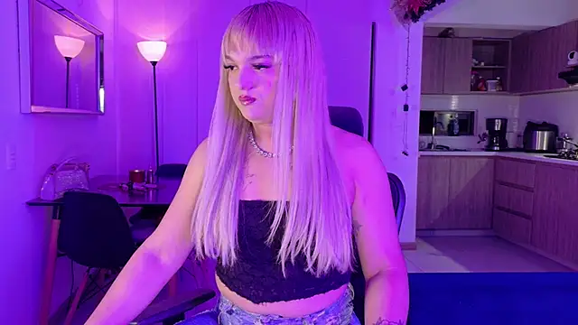 Snapshot of ScarletThompsonx chatting on 02.18.26 ScarletThompsonx online show from 02.18.26