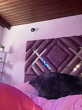 Snapshot of MichelleDiaz_Pink chatting on 10.13.25 MichelleDiaz Pink online show from 10.13.25