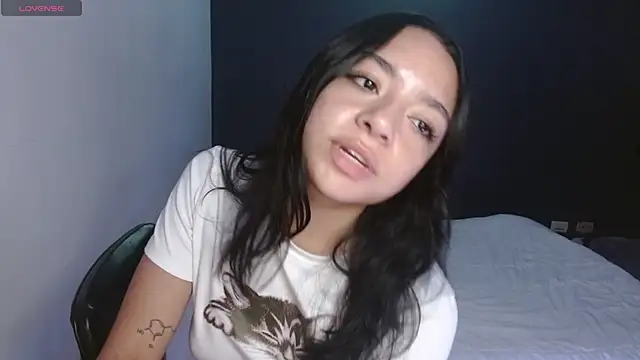 Snapshot of hellokitty__valery chatting on 10.11.25 hellokitty  valery online show from 10.11.25