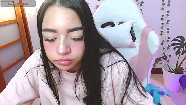 Snapshot of hellokitty__valery chatting on 06.22.26 hellokitty valery online show from 06.22.26