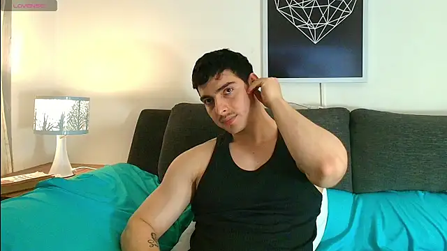 Snapshot of thomyafar chatting on 09.11.25 thomyafar online show from 09.11.25