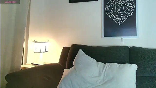 Snapshot of thomyafar chatting on 10.19.25 thomyafar online show from 10.19.25