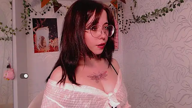 Snapshot of _miraclecattt_ chatting on 09.13.25 miraclecattt online show from 09.13.25