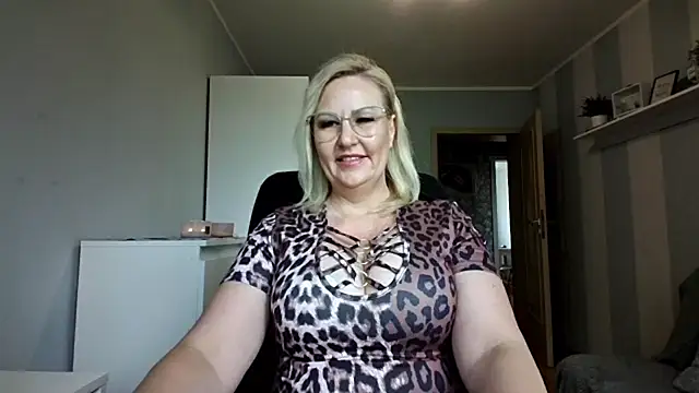 Snapshot of DianaLive chatting on 05.11.26 DianaLive online show from 05.11.26