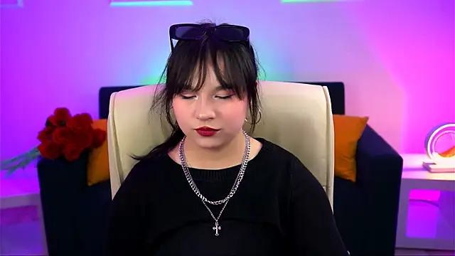 Snapshot of HanaWise chatting on 03.13.25 HanaWise online show from 03.13.25