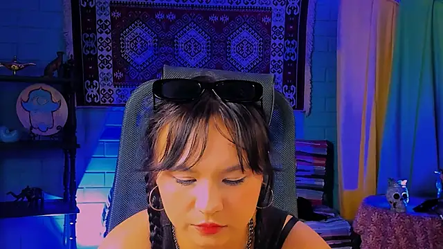 Snapshot of HanaWise chatting on 03.16.25 HanaWise online show from 03.16.25