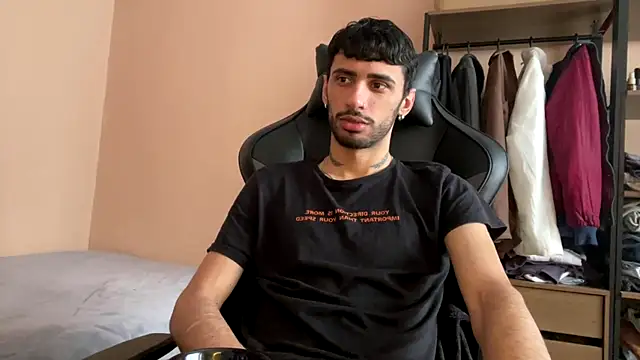 Snapshot of iendriw chatting on 10.31.25 iendriw online show from 10.31.25