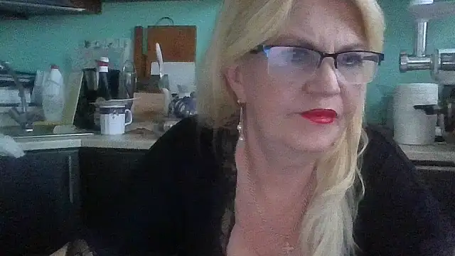 Snapshot of Heidi-Helga chatting on 09.09.25 Heidi-Helga online show from 09.09.25
