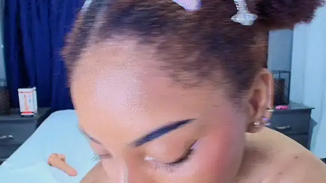 Effie cooper online show from 03.20.25