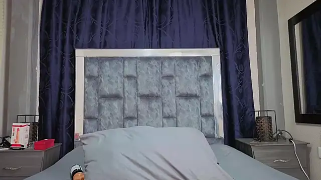 Effie cooper online show from 09.17.25