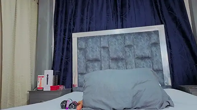 Effie cooper online show from 09.20.25