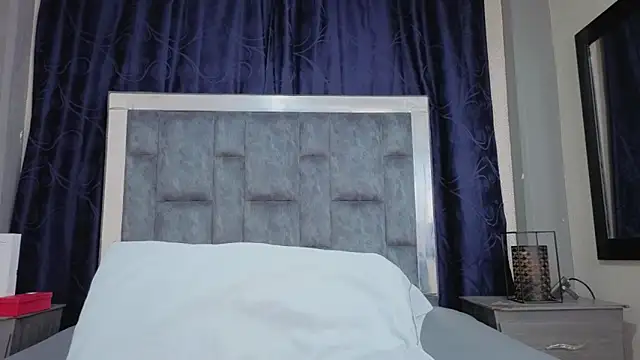 Effie cooper online show from 09.22.25