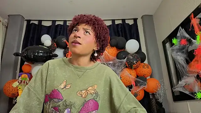 Effie cooper online show from 10.31.25