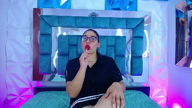 Catalina Bustos online show from 02.26.25