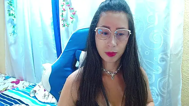 Gia leinn online show from 11.18.25