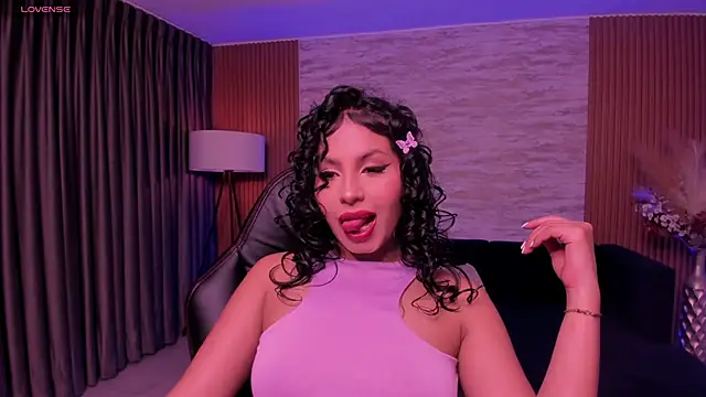 hannah thomson  online show from 10.02.25