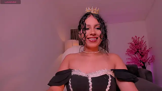 hannah thomson  online show from 11.01.25