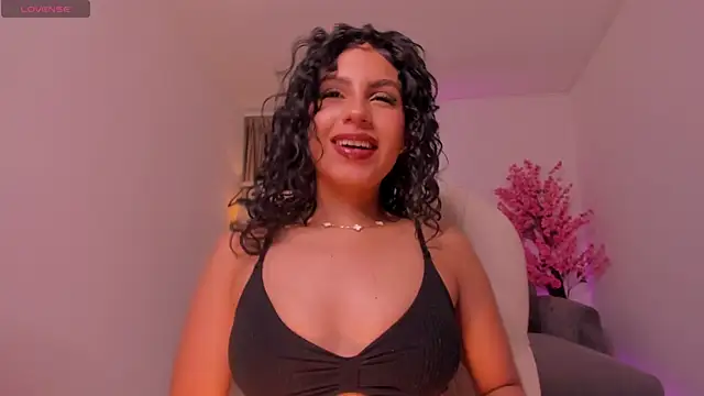 hannah thomson  online show from 11.25.25