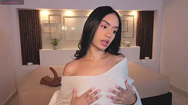 ChloeMoon9 online show from 10.17.25