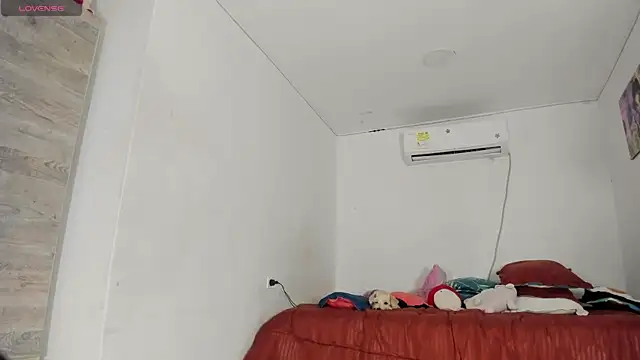 Snapshot of flor_herrera01 chatting on 10.02.25 flor herrera01 online show from 10.02.25