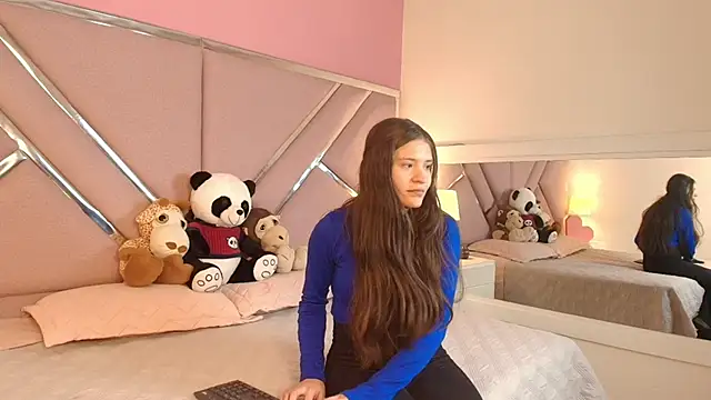 Emilybennett  online show from 03.14.25