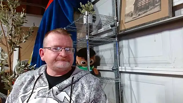 Randomoldguy615 online show from 02.24.25