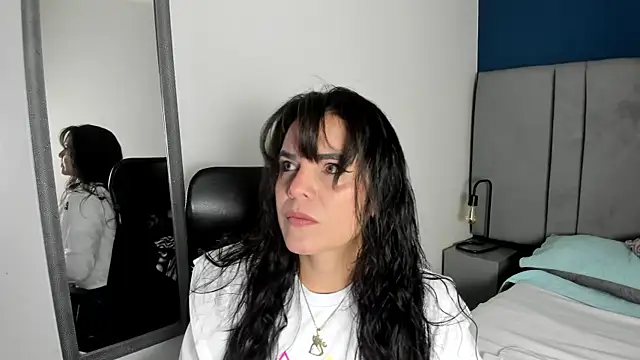 laura hotties online show from 01.10.26