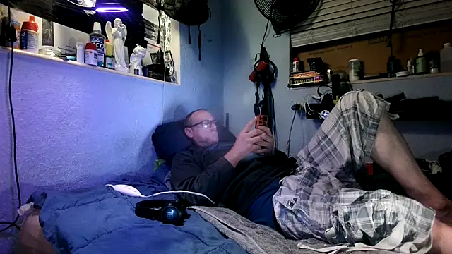 Snapshot of PornStro921 chatting on 01.17.26 PornStro921 online show from 01.17.26