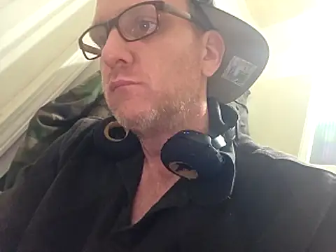 Snapshot of PornStro921 chatting on 02.14.26 PornStro921 online show from 02.14.26