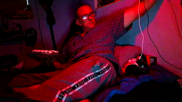 Snapshot of PornStro921 chatting on 03.19.26 PornStro921 online show from 03.19.26