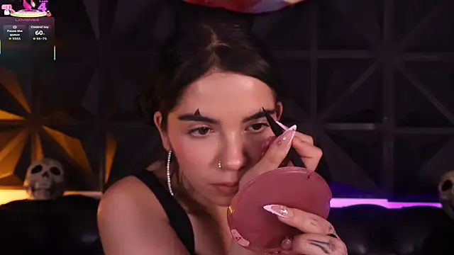 DaphneGlas online show from 10.31.25