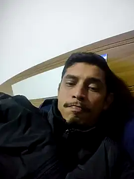 Snapshot of deivit61 chatting on 06.19.26 deivit61 online show from 06.19.26