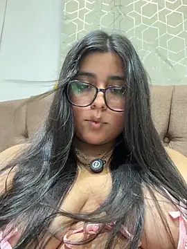 Snapshot of virginbrunette99 chatting on 07.12.26 virginbrunette99 online show from 07.12.26