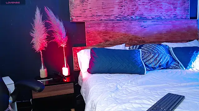 Bella williamss  online show from 03.05.25