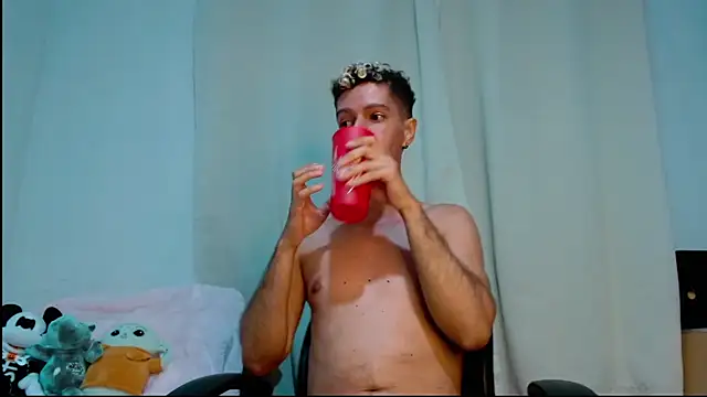 Snapshot of blondetwink chatting on 02.23.25 blondetwink online show from 02.23.25