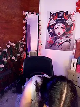 Snapshot of Minami_Nakamura chatting on 11.08.25 Minami Nakamura online show from 11.08.25