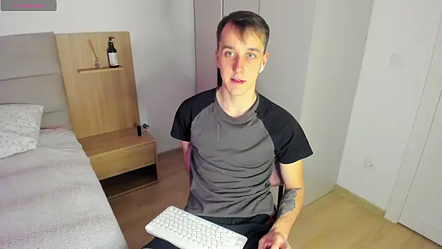 Snapshot of your_super_hero chatting on 02.27.25 your super hero online show from 02.27.25