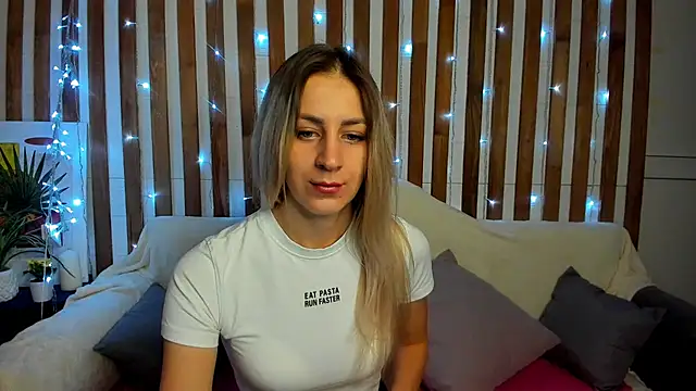 Ellen Ross online show from 03.02.25