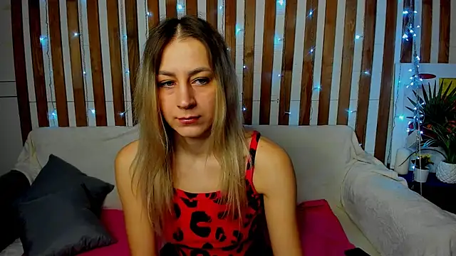 Ellen Ross online show from 03.12.25