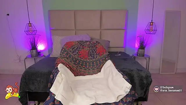 annabananas01 online show from 09.14.25