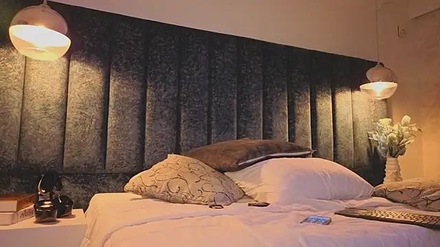 Snapshot of Ariannaa_Suarez1 chatting on 11.04.25 Ariannaa Suarez1 online show from 11.04.25