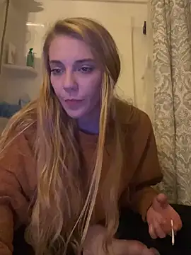 Snapshot of qtkayyzzxoxo chatting on 03.07.25 qtkayyzzxoxo online show from 03.07.25