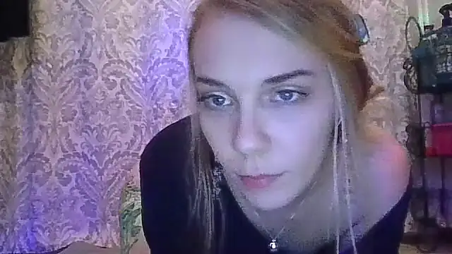 Snapshot of qtkayyzzxoxo chatting on 03.09.25 qtkayyzzxoxo online show from 03.09.25