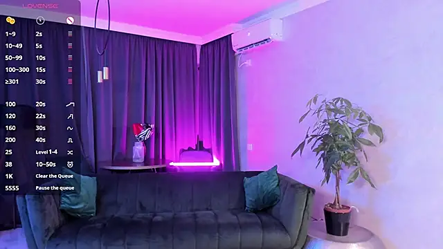 Snapshot of CutiePie69__ chatting on 09.15.25 CutiePie69   online show from 09.15.25