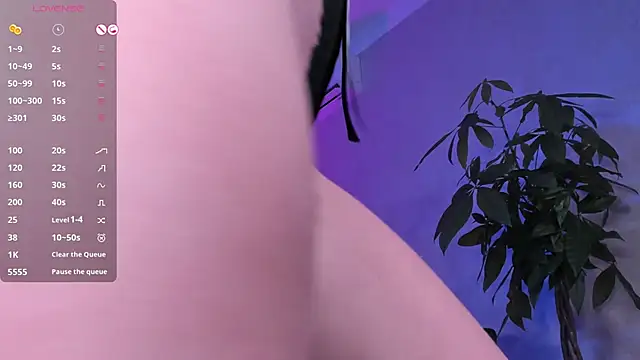 Snapshot of CutiePie69__ chatting on 09.25.25 CutiePie69   online show from 09.25.25