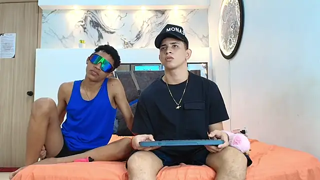 Snapshot of KING_OFF_BOYS chatting on 10.16.25 KING OFF BOYS online show from 10.16.25